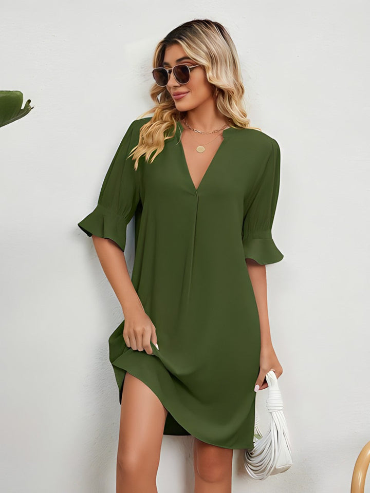 Vallie | Loose V-Neck Pleated Solid Dress